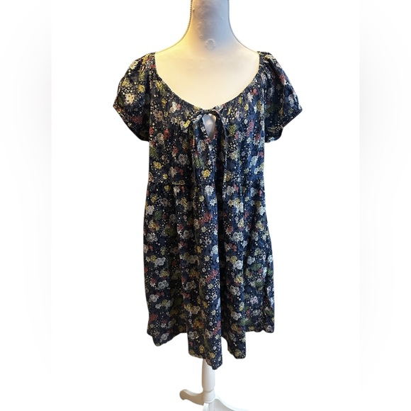 Universal Thread Dresses & Skirts - Universal Thread Navy Floral Mini Dress size Large NWT